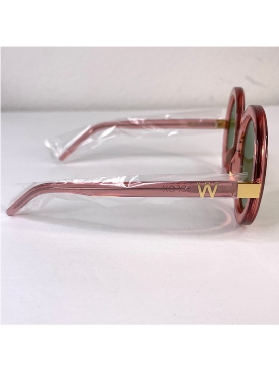 WILDFOX Malibu Sunglasses RARE Rosewater Pink With Green Lens NEW With Case main image 12